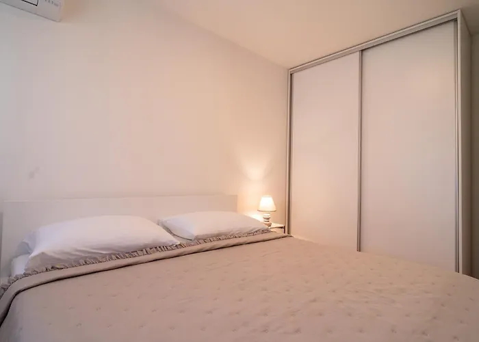 Mila By Belmont Realty Lägenhet